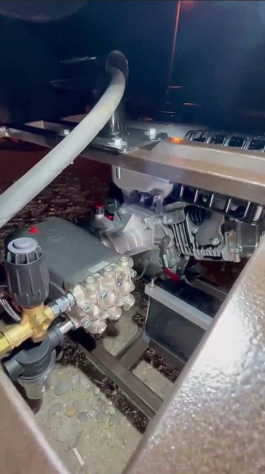 Мойка 250 бар на бензиновом двигателе 15 л.с. для мойки авто, спецтехники