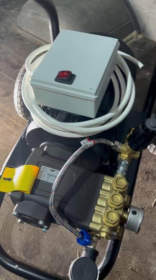 Мойка 250 бар высокого давления для мойки грузовых авто 7,5 кВт, 18 л/мин.