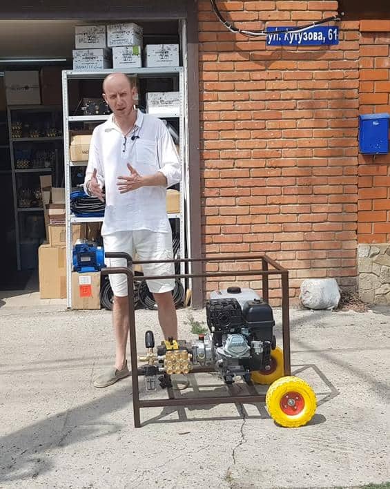 Бензиновая мойка высокого давления 250 бар, 21 л/мин (мойка самосвалов, грузовая мойка)