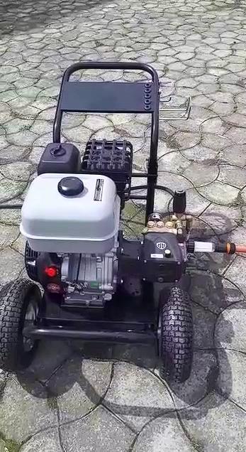 Мойка высокого давления для тротуарной плитки (бензиновая, 280 бар, под ключ) Моечное оборудование под ключ Мойка высокого давления для тротуарной плитки (бензиновая, 280 бар, под ключ)