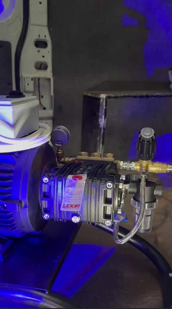 Универсальная гидродинамическая установка 200 бар (21 л/мин) для прочистки канализации Моечное оборудование под ключ 5 Универсальная гидродинамическая установка 200 бар (21 л/мин) для прочистки канализации 5